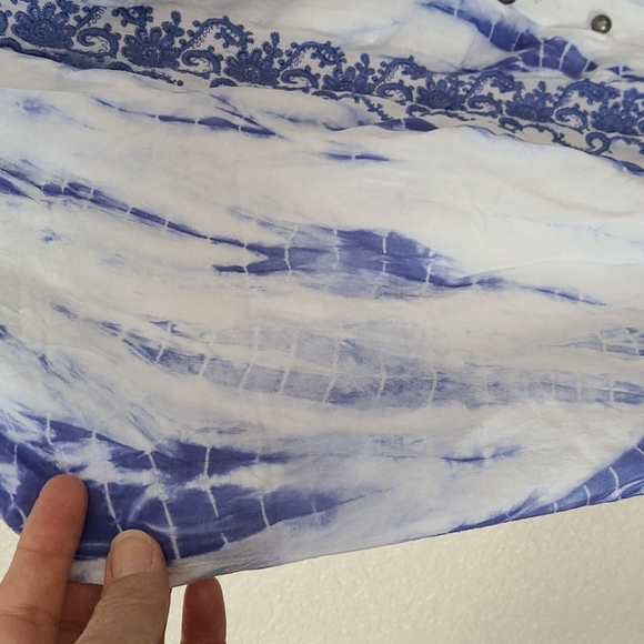 NWT fever beautiful batik top with embroidery,  L - Picture 9 of 16